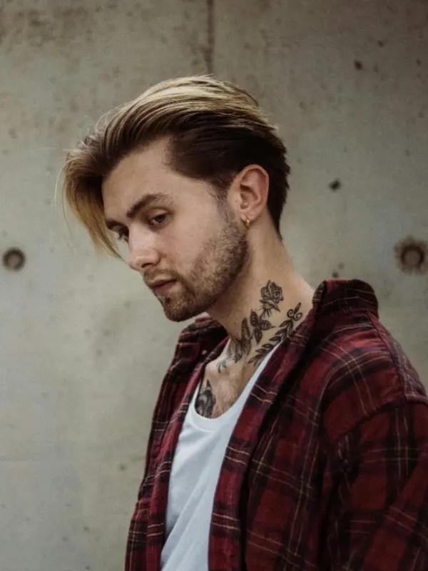 Slicked-Back Undercut 02